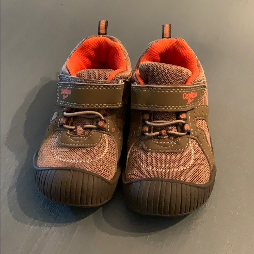 OshKosh Toddler 9 Sneakers Brown & Orange 🤎🧡